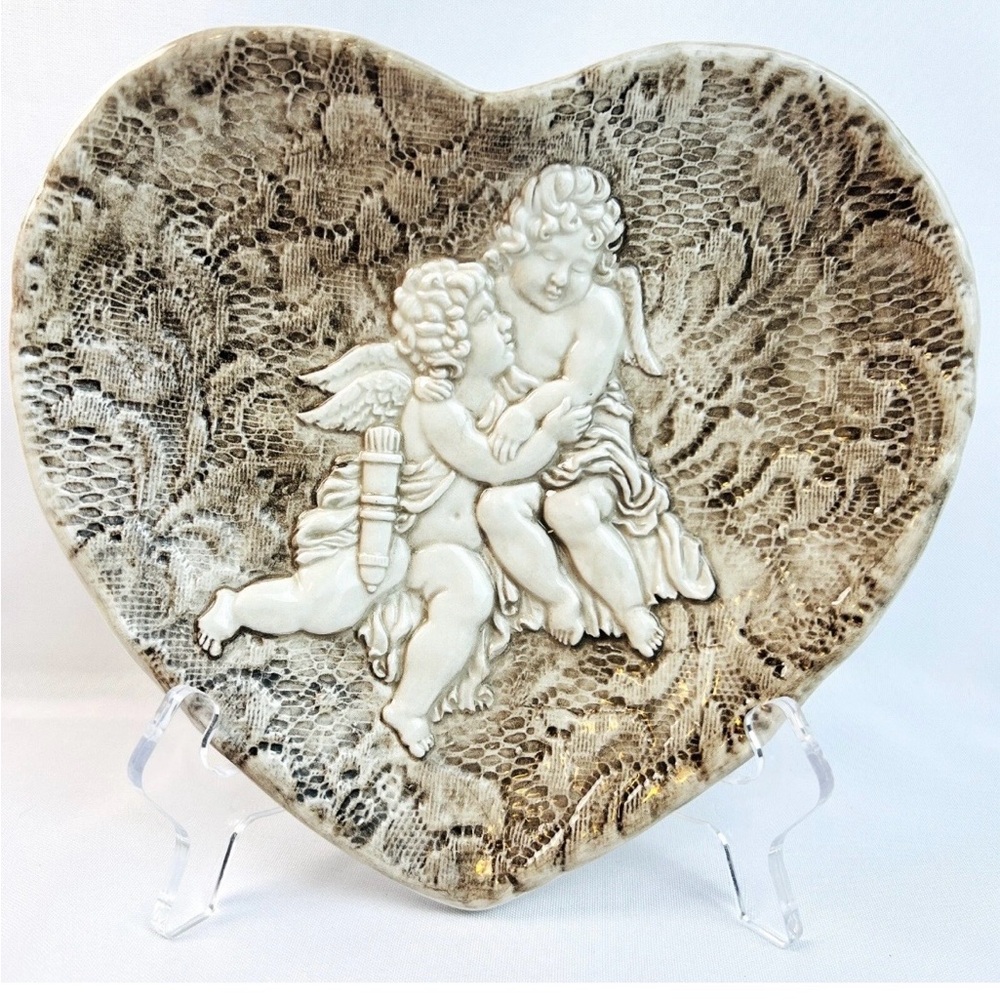 Heart-Shaped Cherub Art Plate